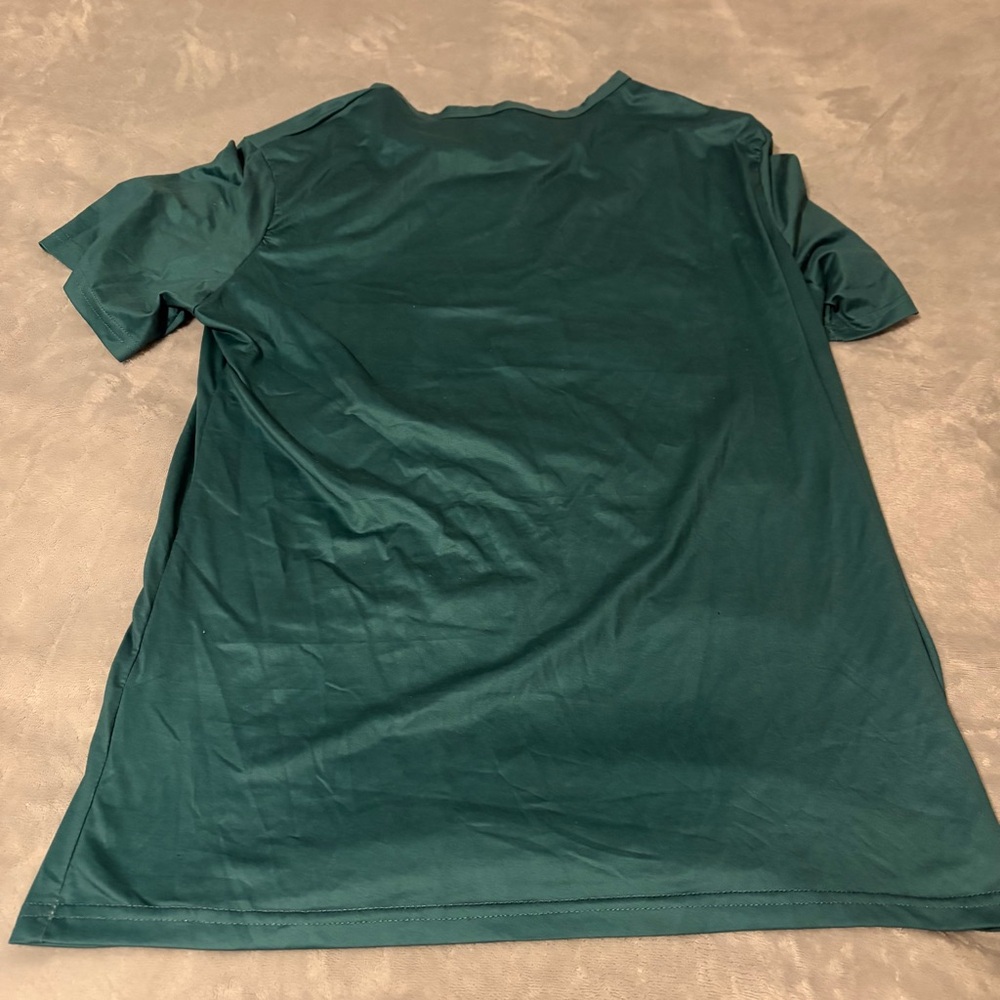 Green Merry Christmas T-Shirt - Picture 4 of 4